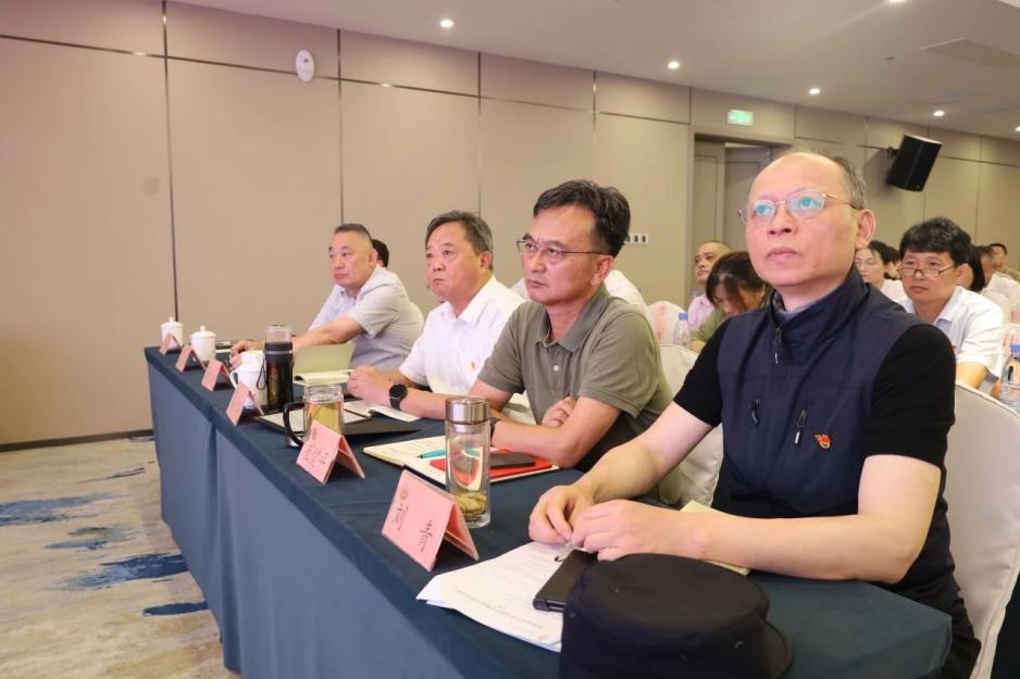 C:/Users/admin/Desktop/凝心聚力謀發(fā)展 同心奮斗譜新篇——南京市公安局國資辦黨總支、南京市保安服務有限公司黨支部聯(lián)合舉辦專題黨課/3.jpg3