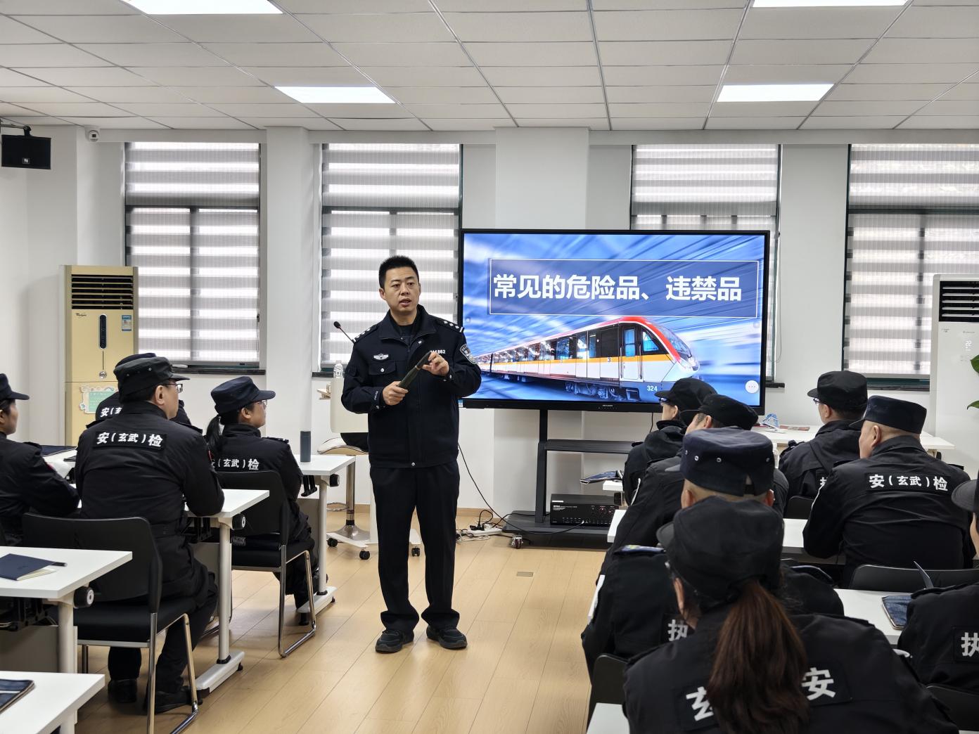 E:/25.12.10后 上傳網(wǎng)站留存/以專(zhuān)業(yè)守護(hù)安全 用實(shí)戰(zhàn)淬煉本領(lǐng)/照片/4cc3490dfea041d8d6c96d17b497cc5f.jpg4cc3490dfea041d8d6c96d17b497cc5f